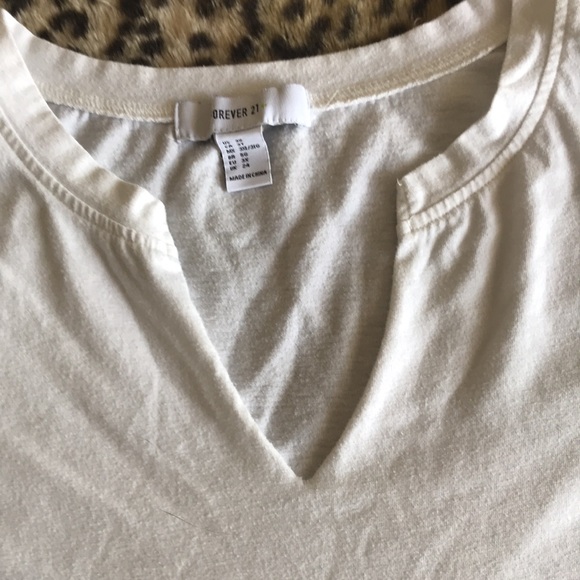 White Tee Shirt/Crop Top - Picture 3 of 8